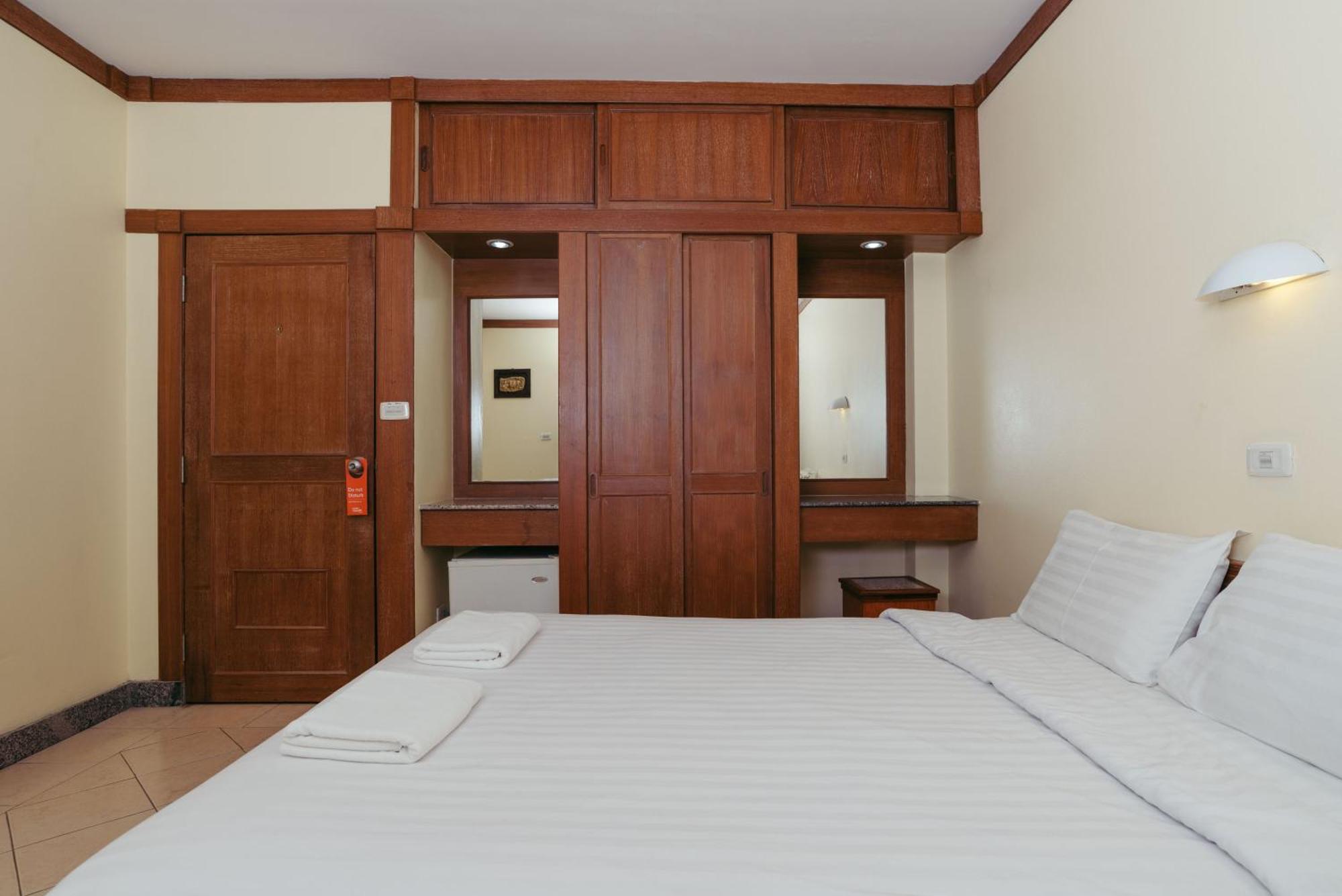 Link Mansion Hotell Chiang Mai Exteriör bild