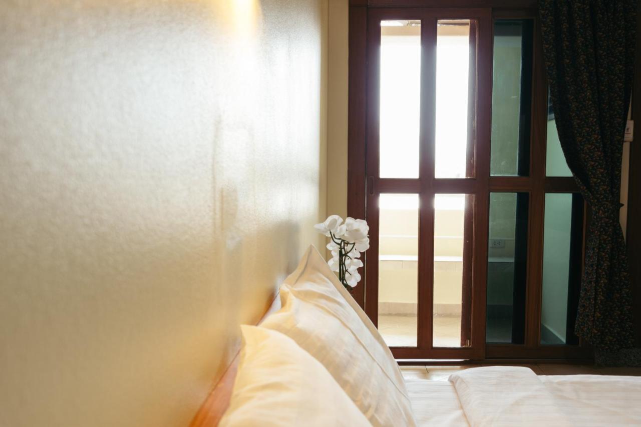 Link Mansion Hotell Chiang Mai Exteriör bild