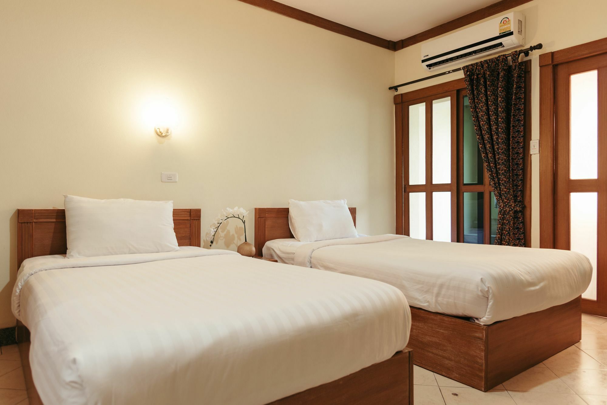 Link Mansion Hotell Chiang Mai Exteriör bild