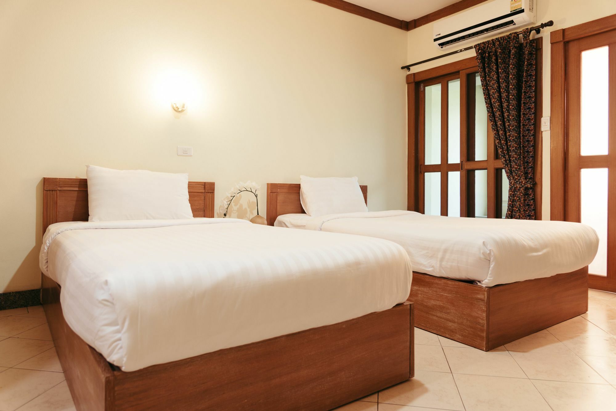 Link Mansion Hotell Chiang Mai Exteriör bild