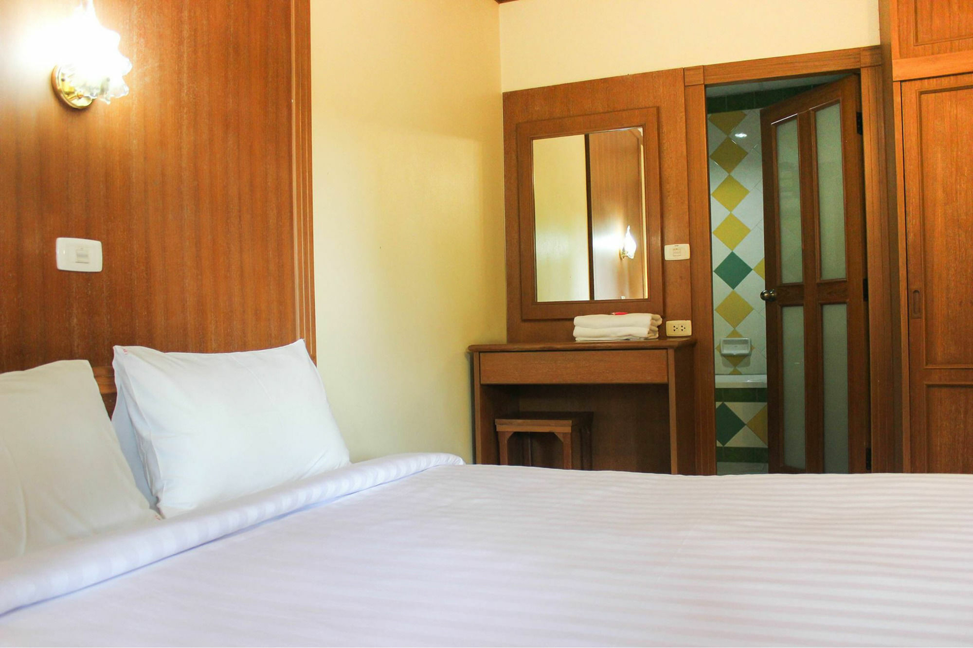 Link Mansion Hotell Chiang Mai Exteriör bild