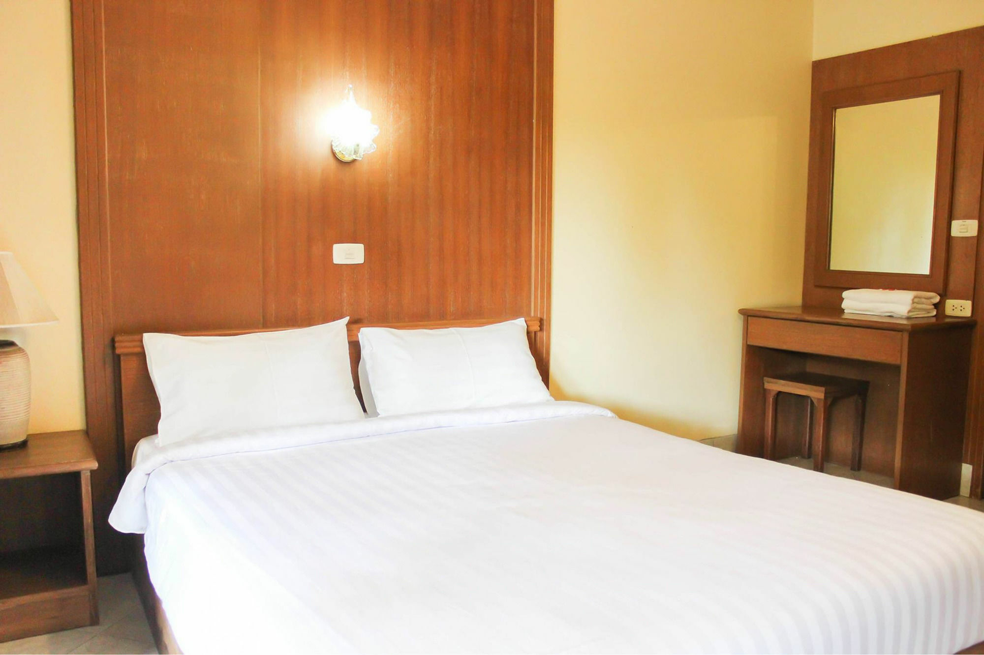 Link Mansion Hotell Chiang Mai Exteriör bild
